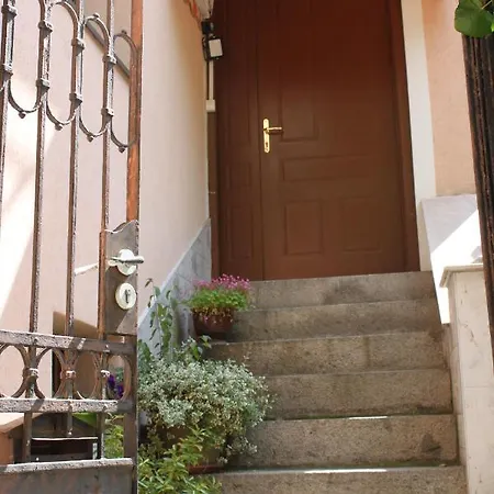 Orange House In The Old Town Гостевой дом 3*