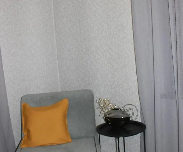 Orange House In The Old Town Plovdiv- Free Parking Гостьовий будинок