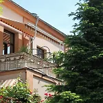 Къща за гости Orange House In The Old Town 3*